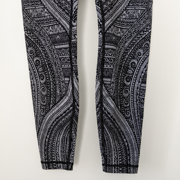 Lululemon Entwined Wunder Under High Rise Tight - Picture 5 of 9